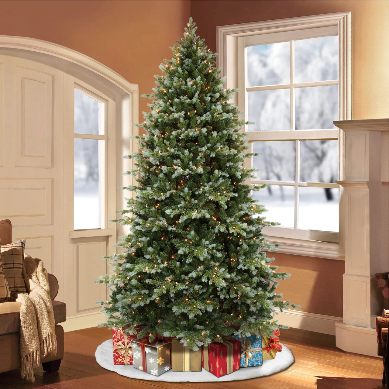 7.5' Pre-Lit Colorado Spruce Artificial Christmas Tree, Clear Lights 2 7.5' Pre-Lit Colorado Spruce Artificial Christmas Tree, Clear Lights - Image 2